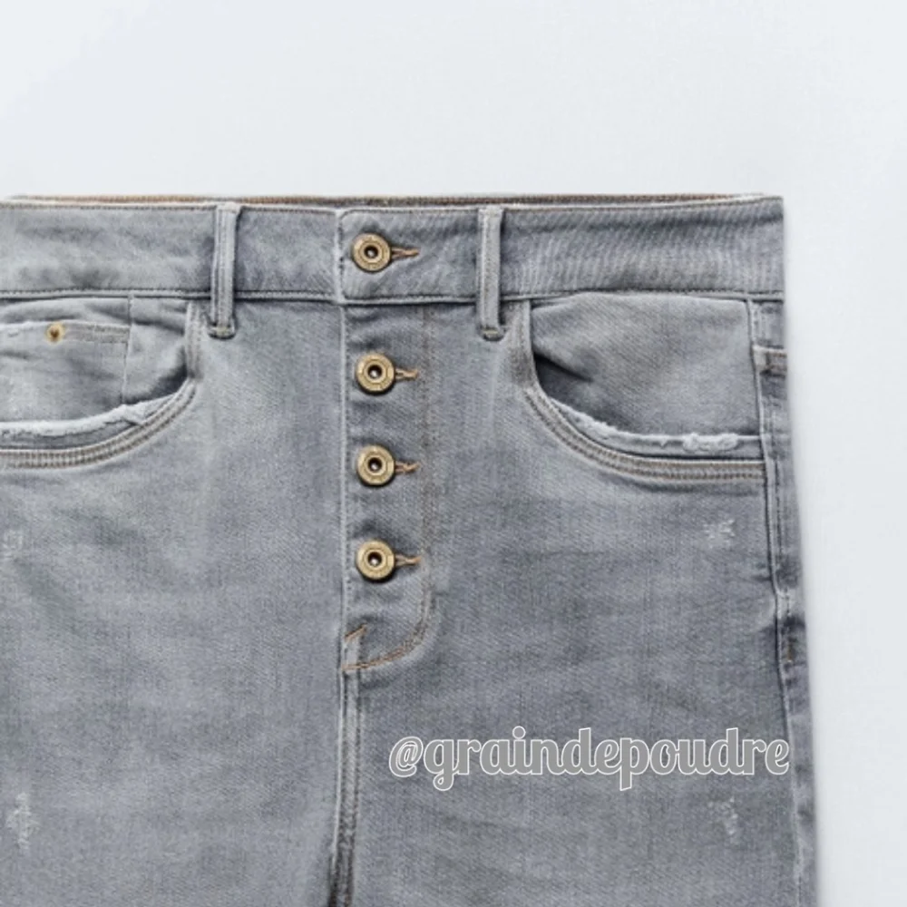 New! Zara Light Gray Button Fly Skinny Cropped Jeans 34 2 - Picture 3 of 3
